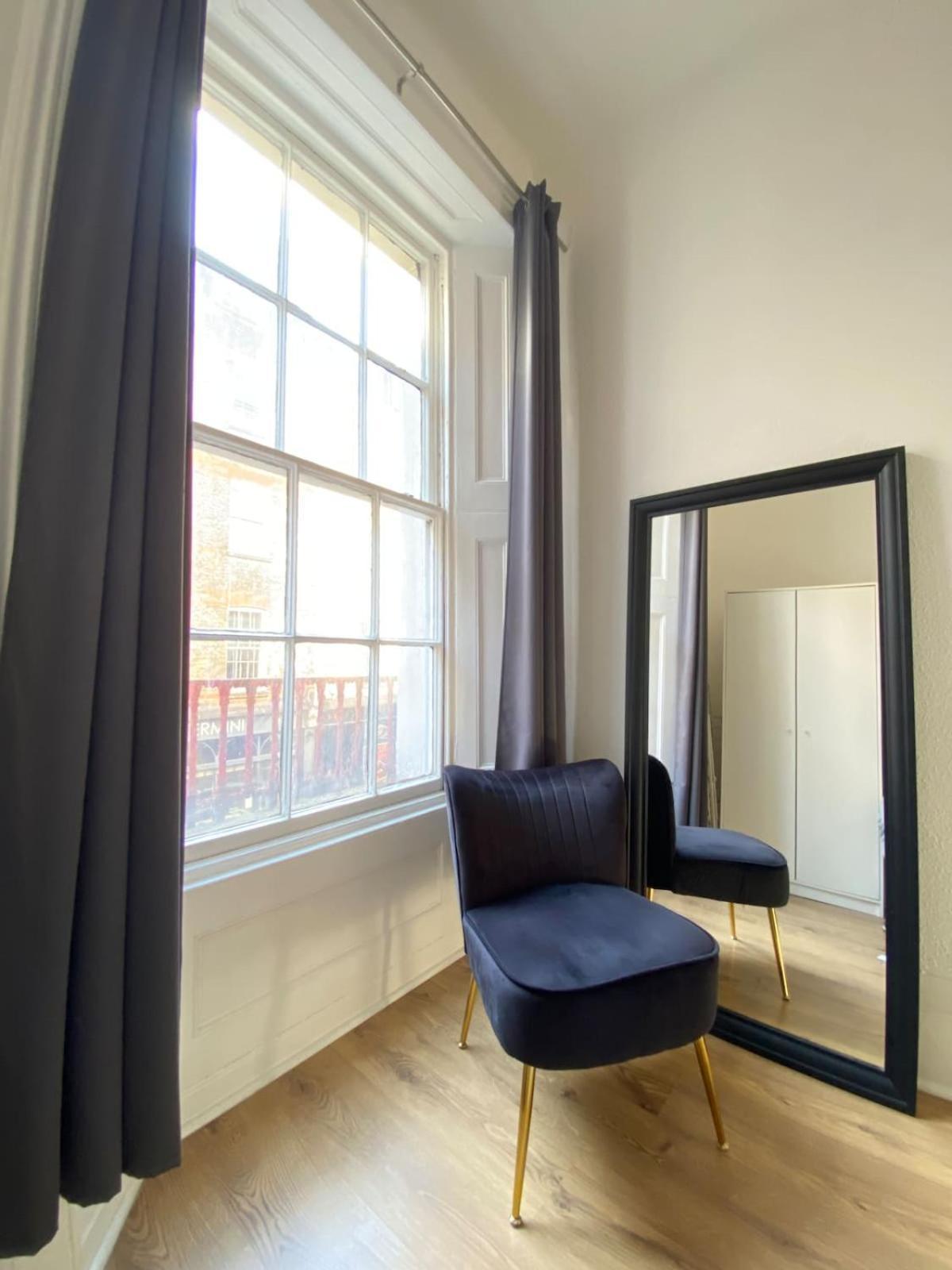 Stay In The Heart Of Soho Лондон Экстерьер фото