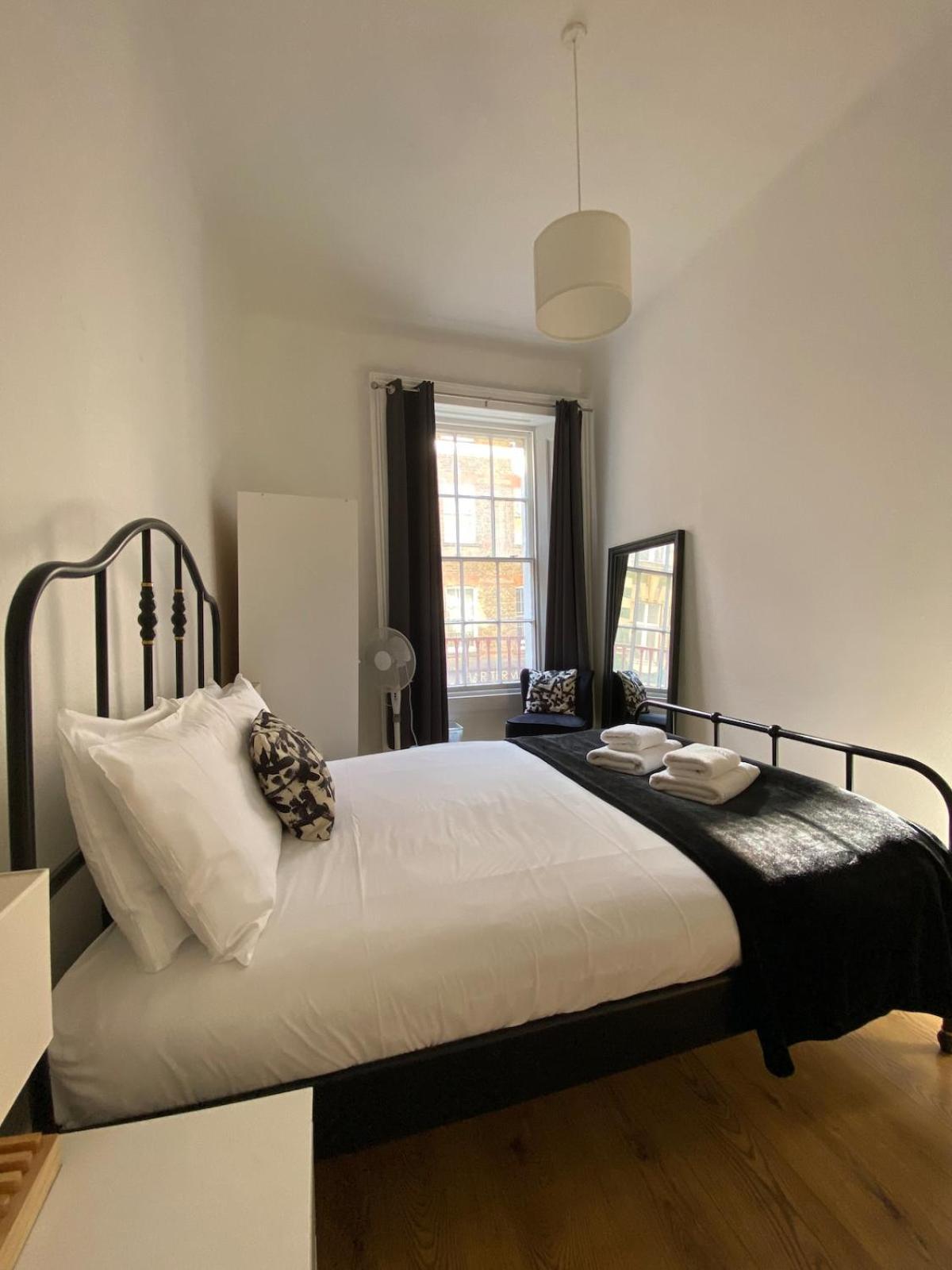 Stay In The Heart Of Soho Лондон Экстерьер фото